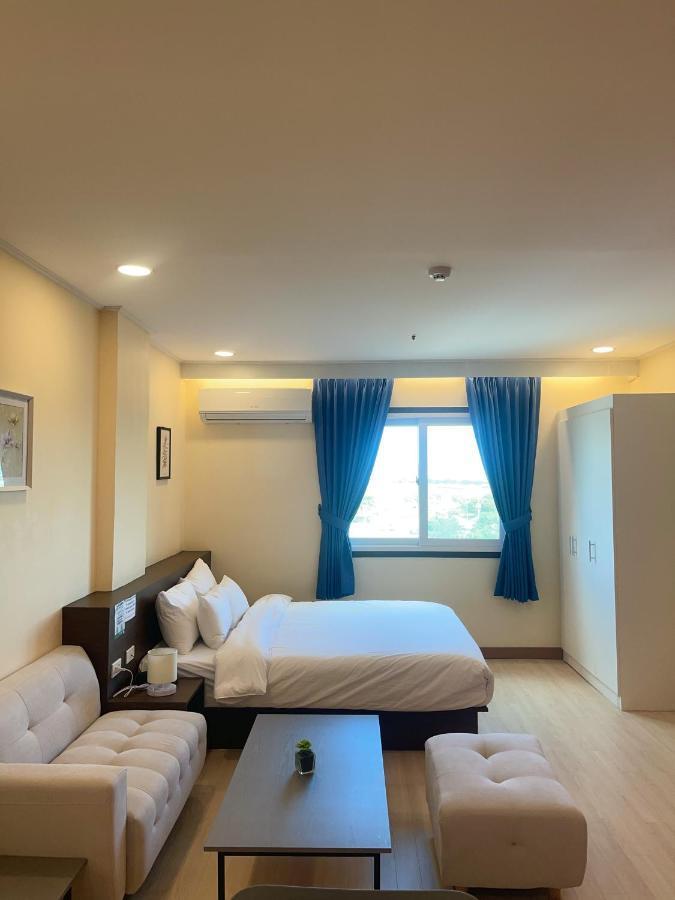 On Hotel Friendship Angeles Exterior foto